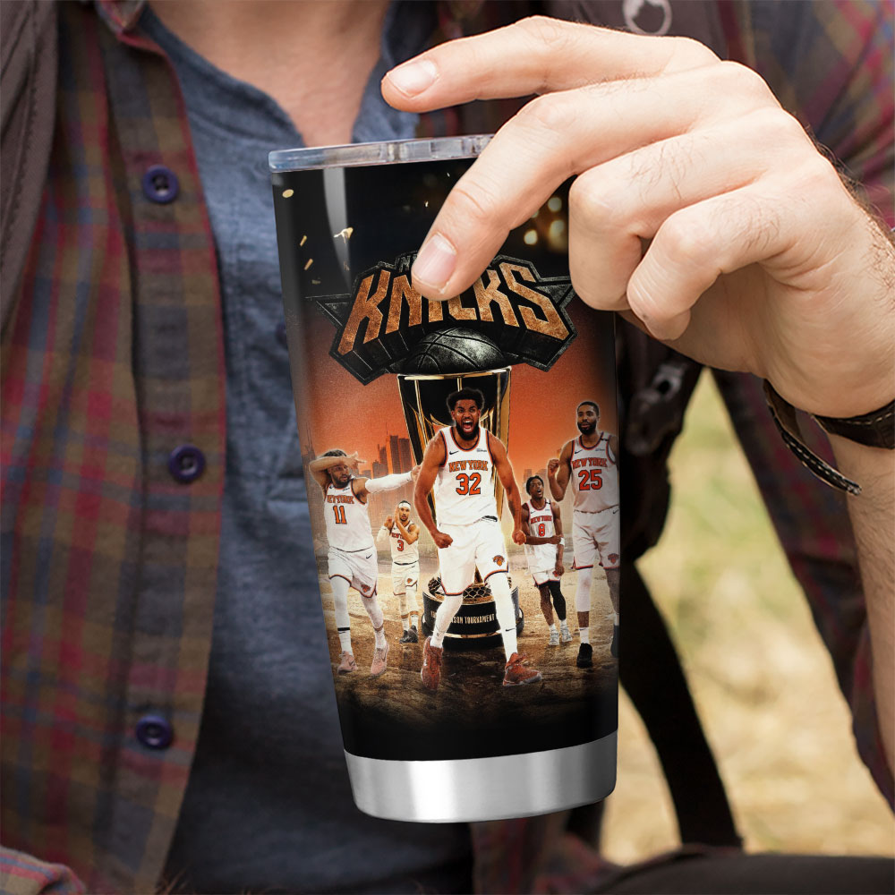 New York Knicks NBA Cup 2025 Tumbler Cup – NGHIAVT6035