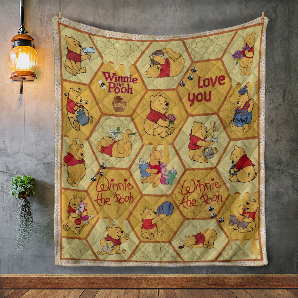 Winnie-the-Pooh Quilt Blanket – TMTHU6401