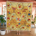 Winnie-the-Pooh Quilt Blanket – TMTHU6401
