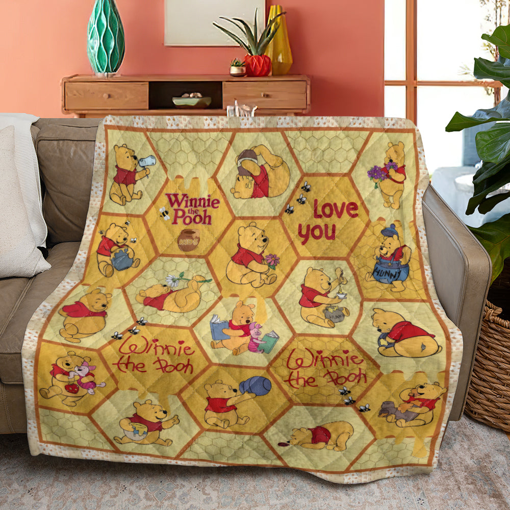 Winnie-the-Pooh Quilt Blanket – TMTHU6401